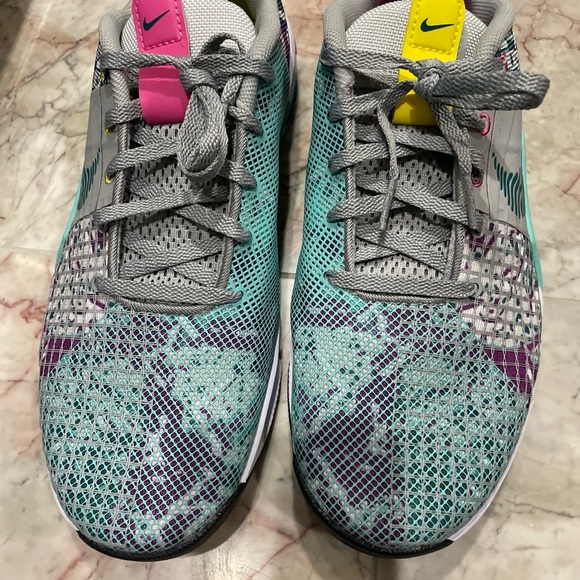 Nike Metcon 8 graffiti graphics CrossFit dq0302-001 - Picture 2 of 7